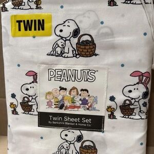 NWT Peanuts Snoopy Easter Print Twin Sheet Set 3 Pc 100% Polyester By Berkshire